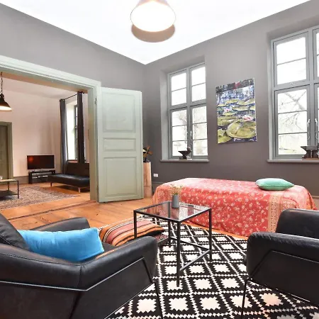 Appartement Charmante Mit Terrasse In *