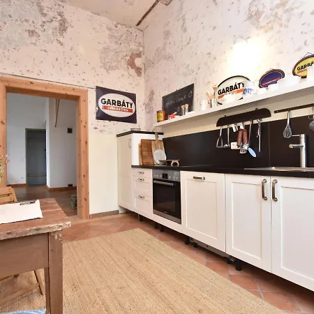 Charmante Mit Terrasse In