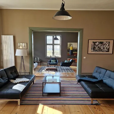 Charmante Mit Terrasse In * Steffenshagen