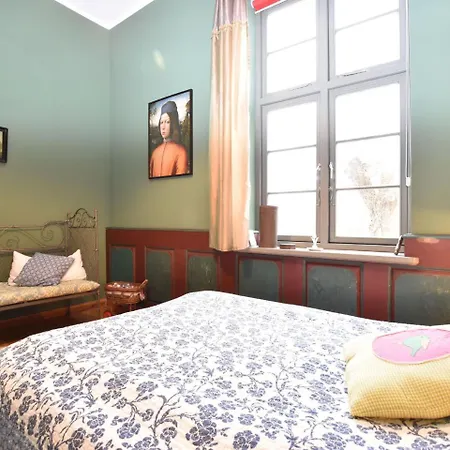 Charming With Terrace In Apartment