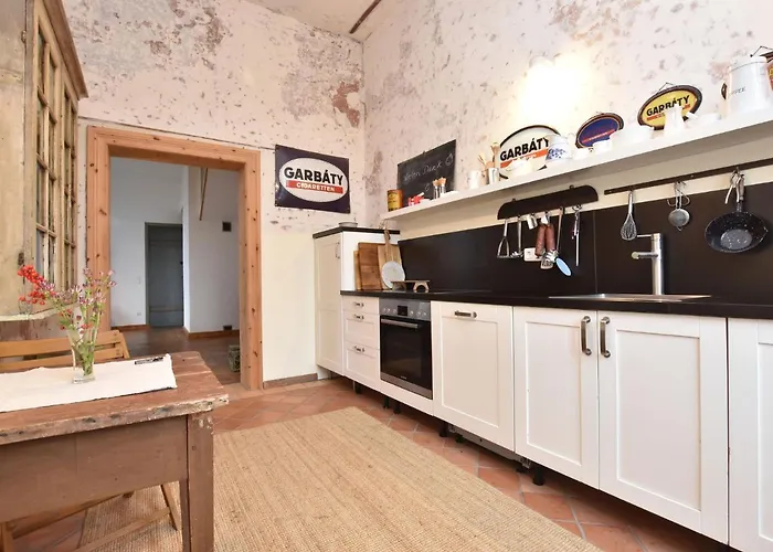 Charmante Mit Terrasse In