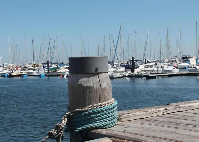 Charmante Mit Terrasse In