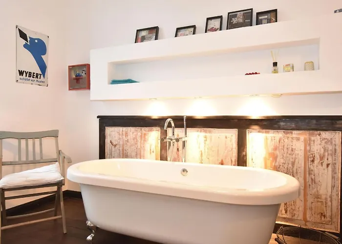 Charmante Mit Terrasse In *